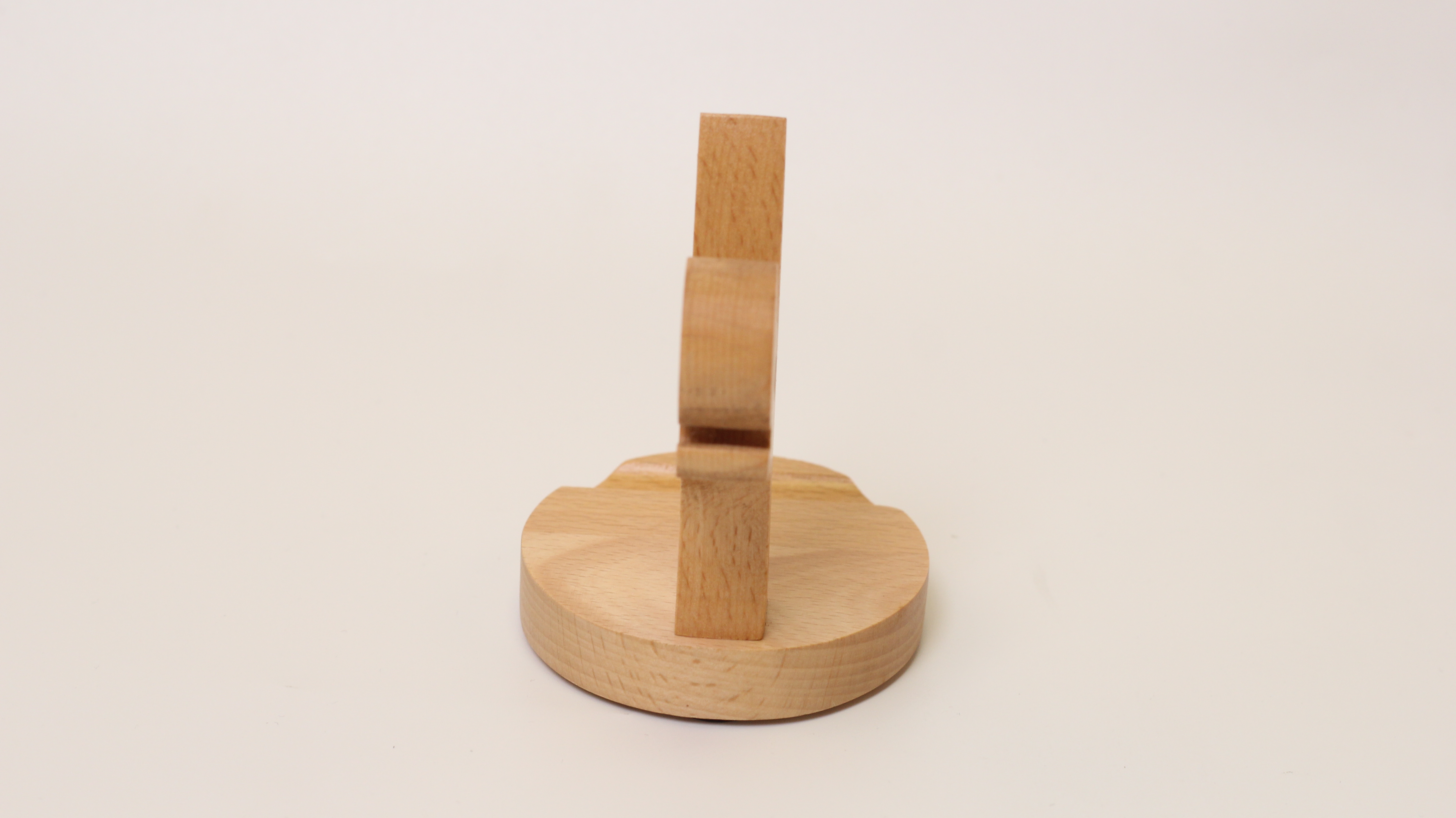 Bamboo puppet kick type mobile phone holder