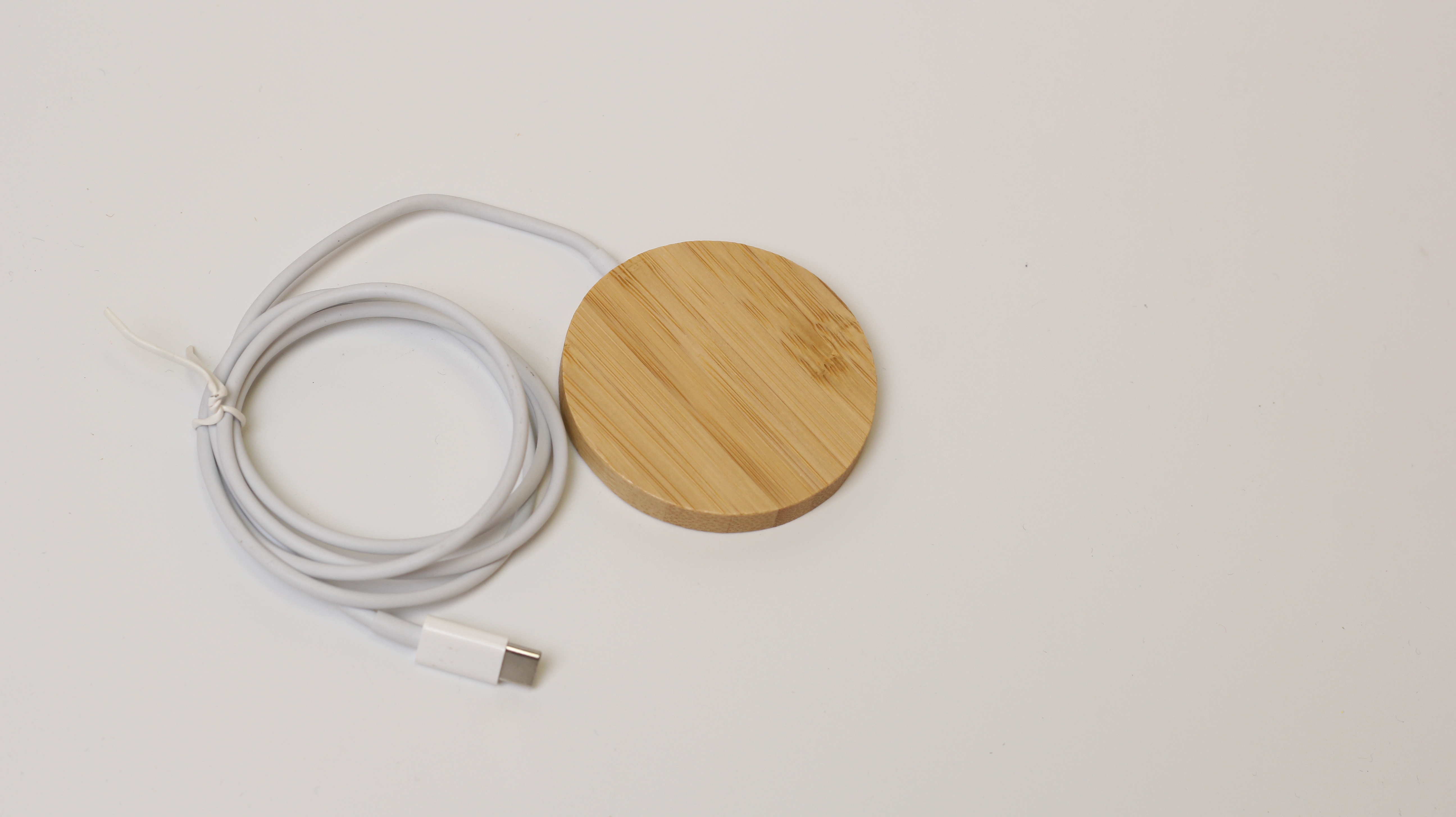 Magnetic round wireless charging