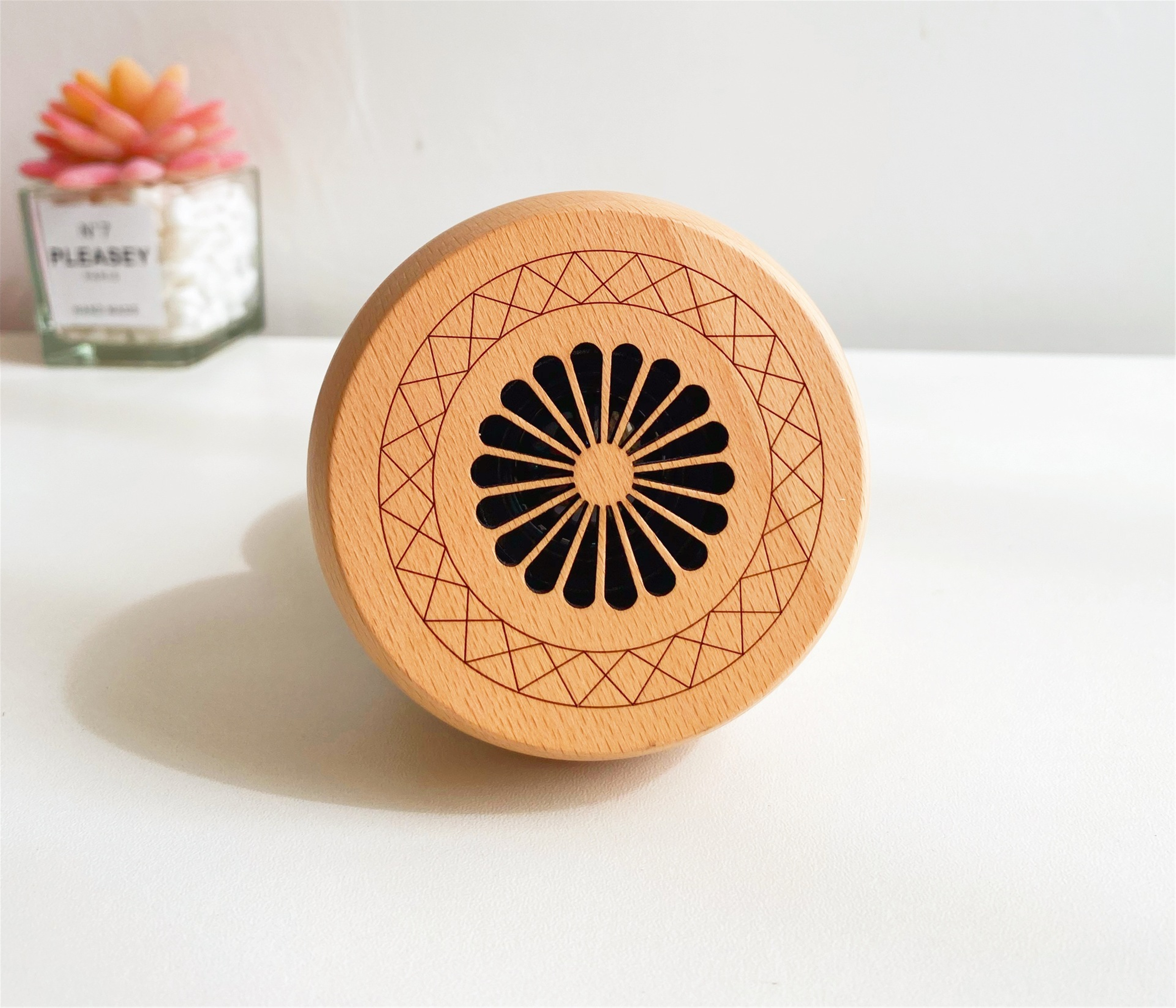 Round wireless wood desktop speaker Solid wood audio gift card Color light radio Bluetooth speaker