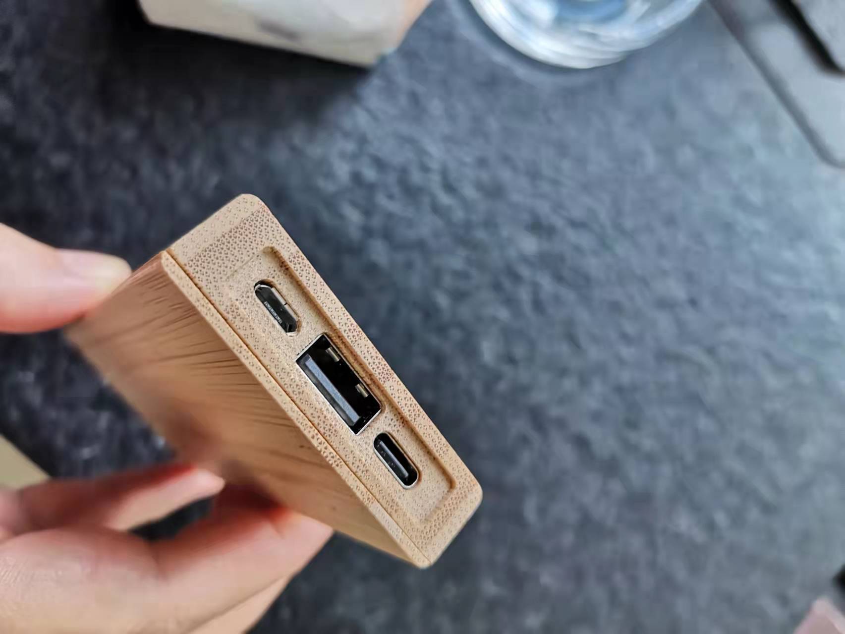 Bamboo and wood wireless charging treasure
