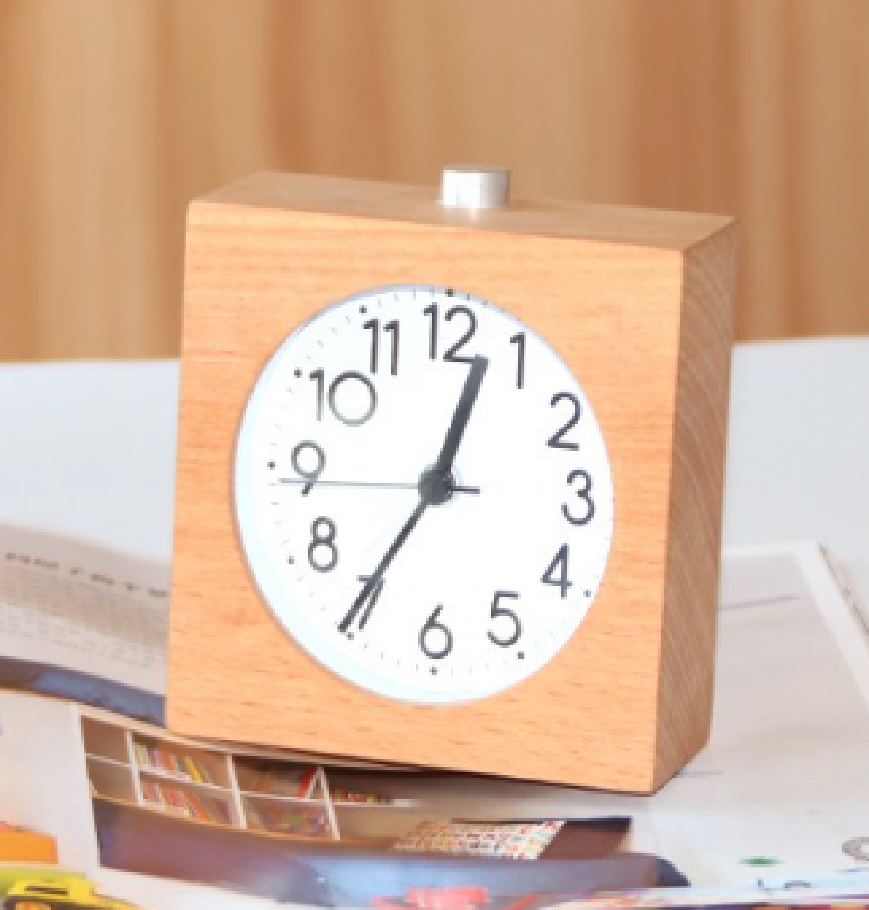 Solid wood clock, student's lazy alarm clock