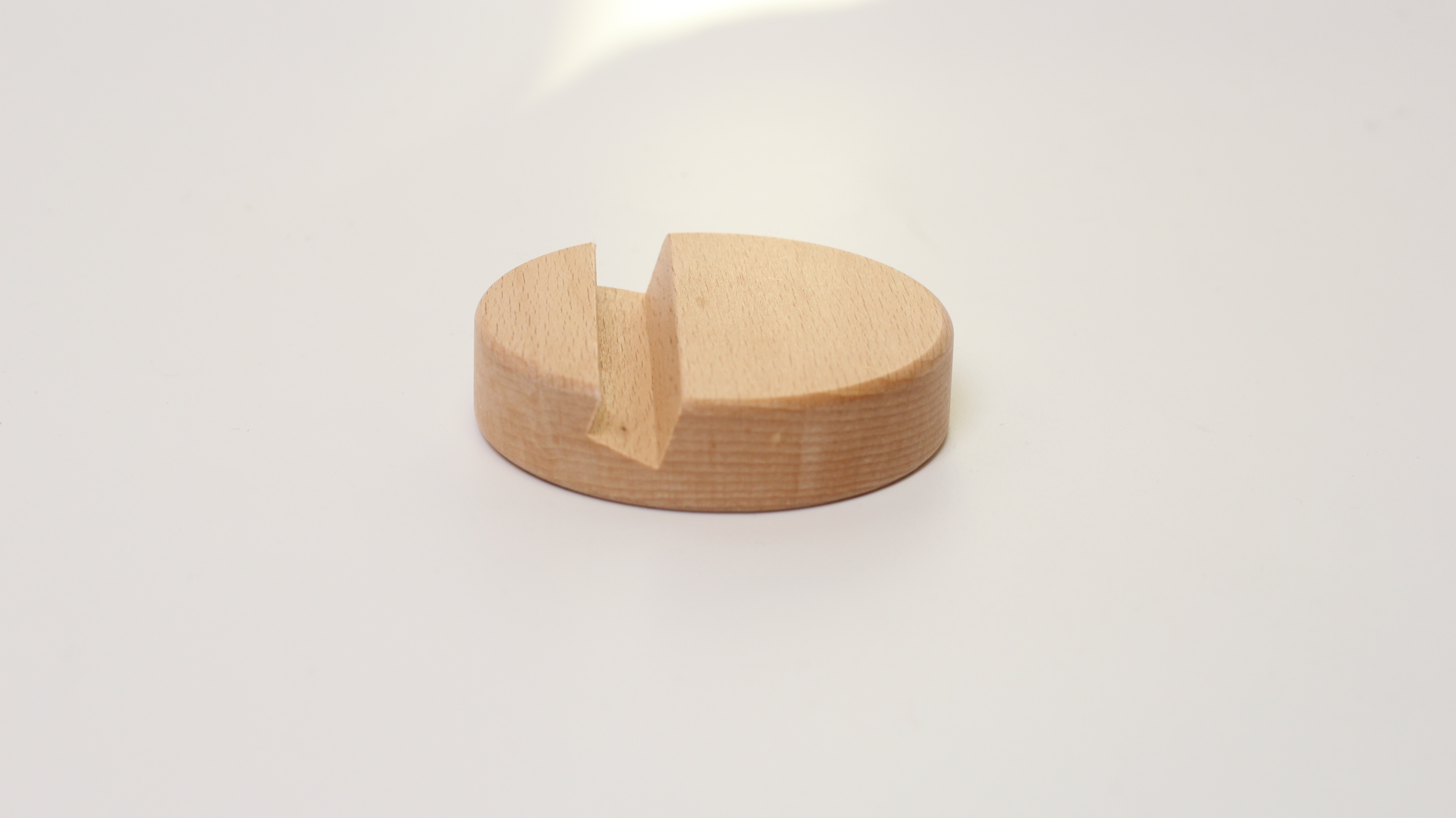 Round bamboo and wood mobile phone bracket