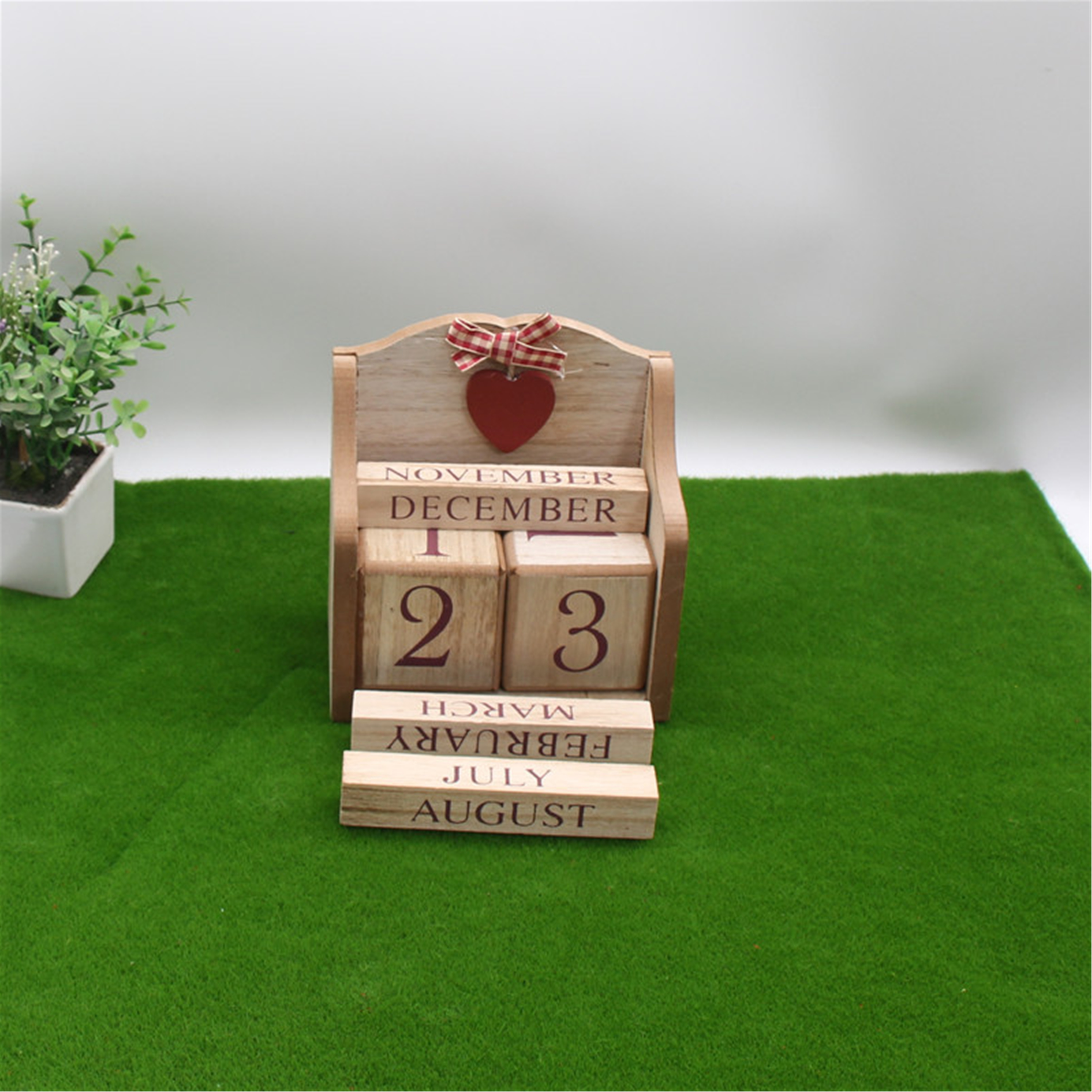 Wooden calendar ornaments