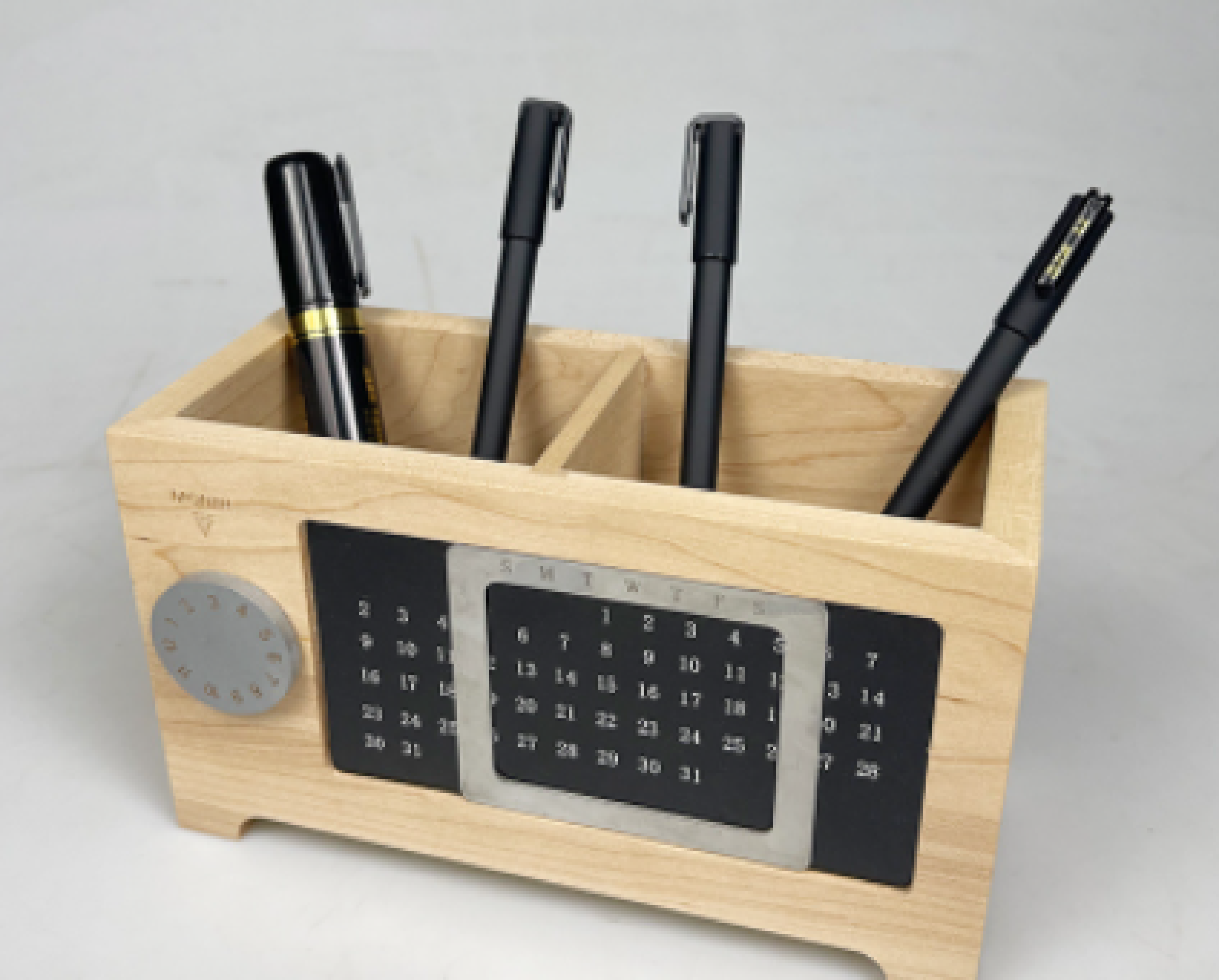 Solid wooden pen holder box, wooden calendar ornaments, office desktop, office supplies, multi-function storage box