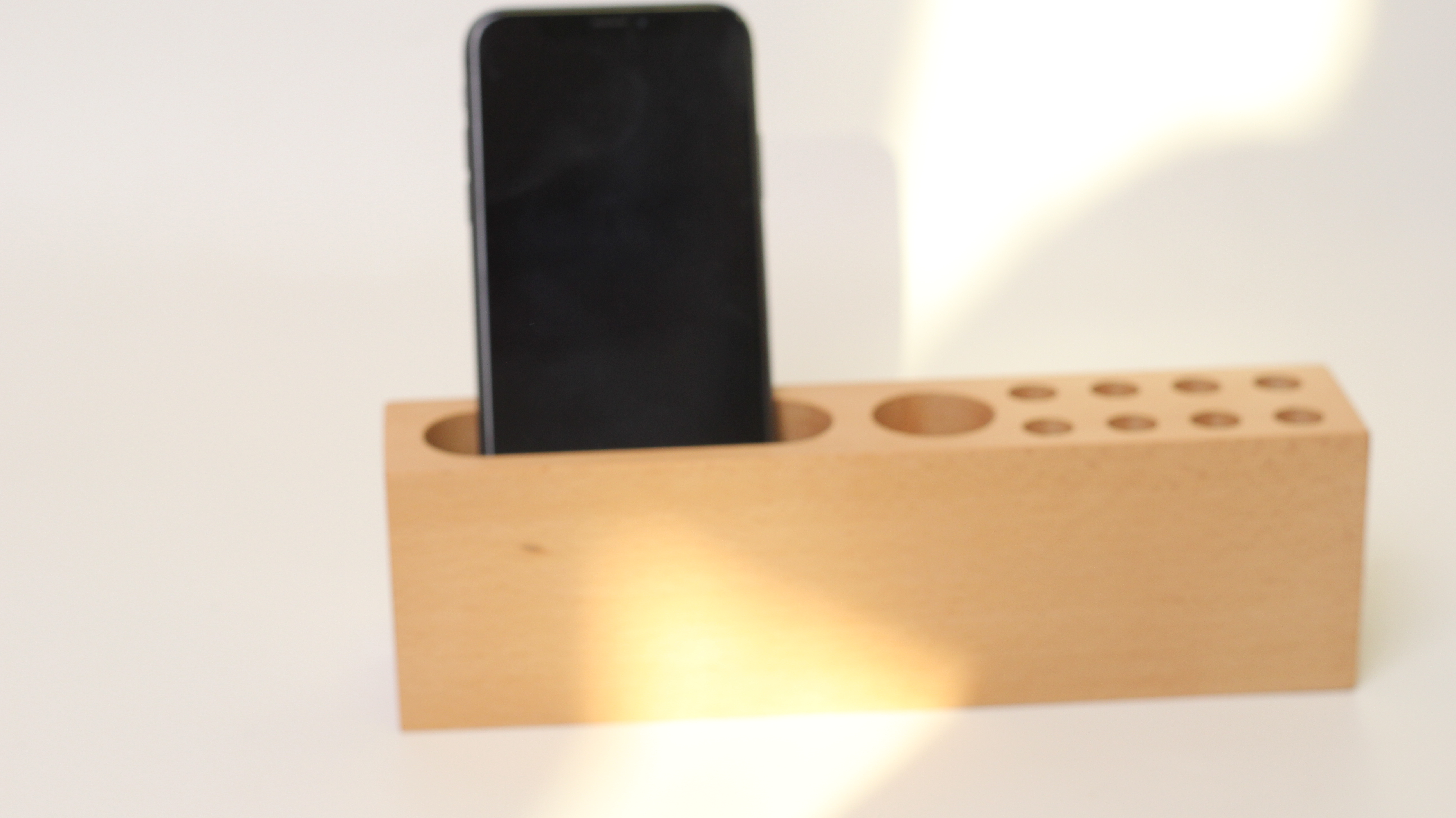 Stereoscopic bamboo and wood mobile phone holder penholder