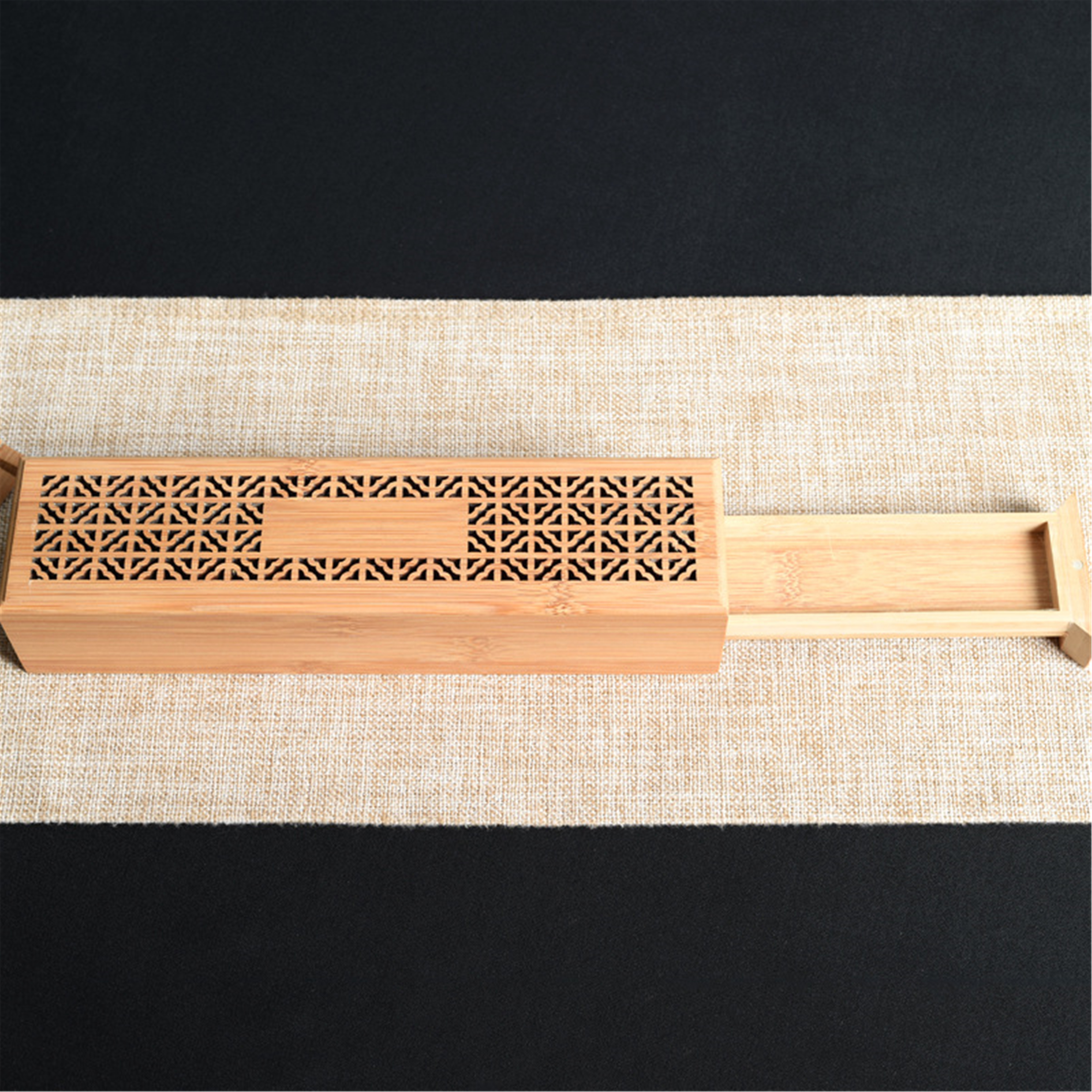 Bamboo and wood thread incense box Home indoor Zen sleeping incense box Aromatherapy stove Bamboo and wood hollow incense holder base